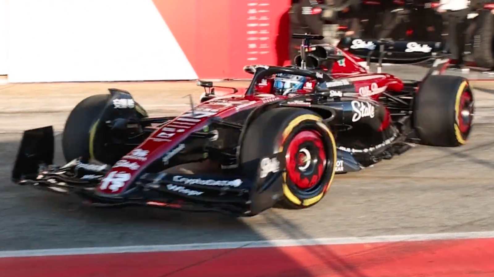 Alfa Romeo Menjalankan Mobil F1 2023 Mereka di Barcelona